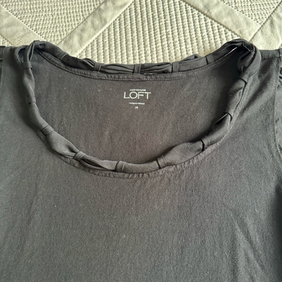 LOFT Black Flutter Sleeve Tee w silk trim at neck and sleeves Sz M - Picture 3 of 5
